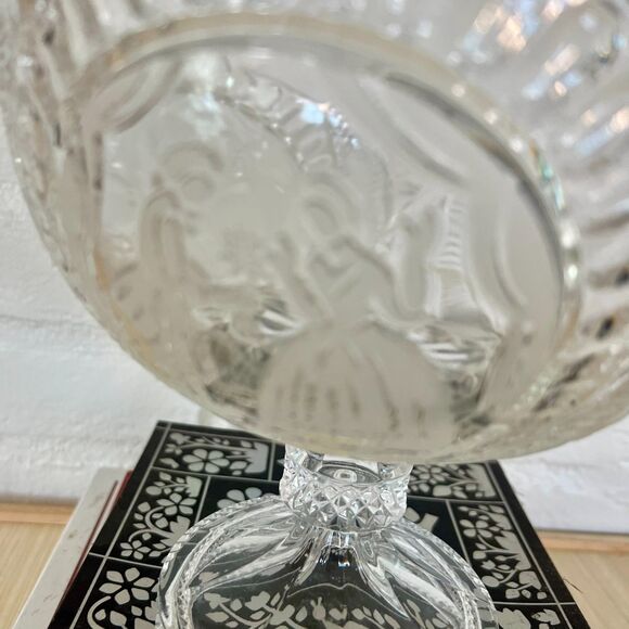 Vintage Crystal Pedestal Bowl, Early 20th Century "Couple With Flowers" - Picture 4 of 8